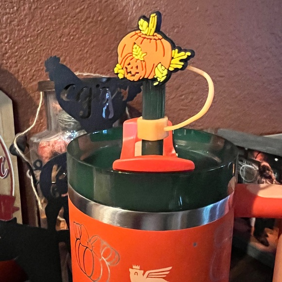 30oz STANLEY ENGRAVED DISNEYS MICKEY AND MINNIE FALL PUMPKINS - Picture 3 of 9